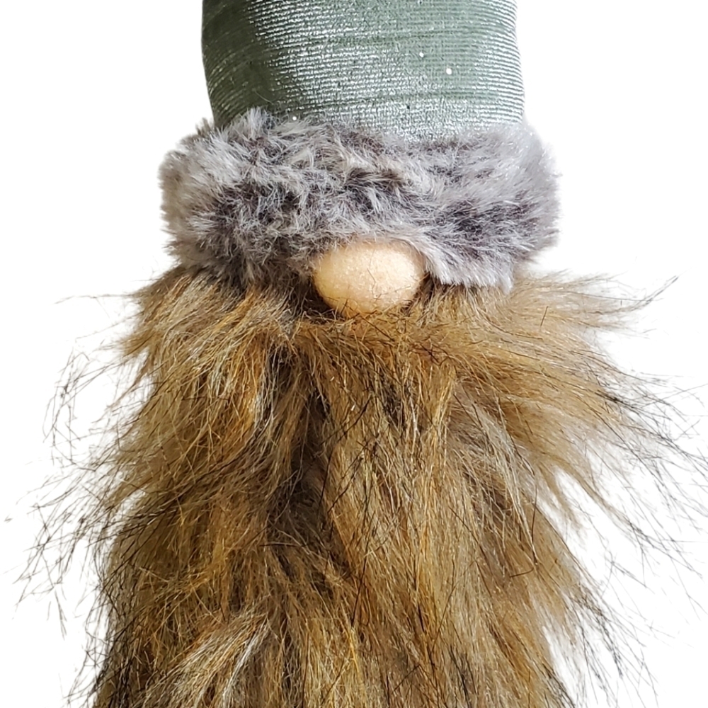 GNOME BOTTLE TOPPER WITH PALE GREEN HAT AND LONG BEARD FOR HOLIDAY GIFTS NEW